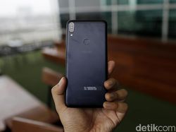 Unboxing Asus Zenfone Max Pro Pertama di Indonesia