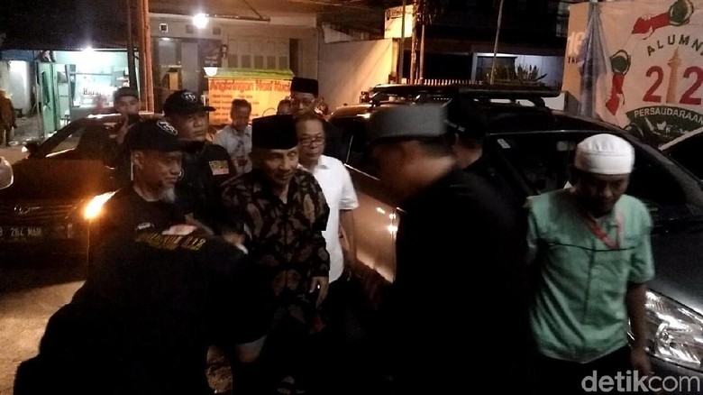 Amien Rais Kunjungi Sekretariat PA 212 Amien Rais Kunjungi Sekretariat PA 212