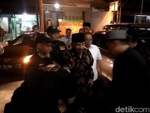 Amien Rais Kunjungi Sekretariat PA 212