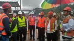Di Tengah Gerimis, Menteri PUPR Cek Terowongan Tol Cisumdawu