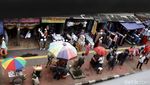 Foto: PKL Kuasai Trotoar Jalan Jatibaru dan Blok F Tanah Abang