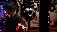 Tom Holland yang menjadi Spiderman terlihat lebih menyenangi boxing sebagai pilihannya menjaga kebugaran. (Foto: Instagram/tomholland2013)