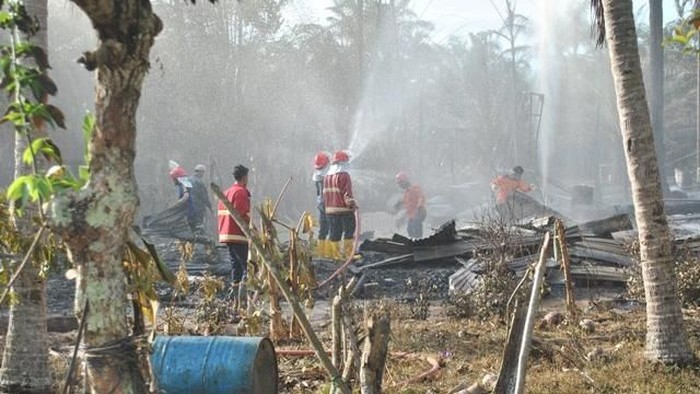 Lokasi Ledakan Sumur Minyak di Aceh Dibersihkan