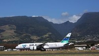 Penerbangan domestik non stop terlama ada dari maskapai Air Star. Berbasis di La Reunion adalah salah satu maskapai penerbangan yang mengoperasikan rute penerbangan domestik non stop terpanjang dari Paris ke Bandara Roland Garros di La Reunion Samudra Hindia (CNN Travel)