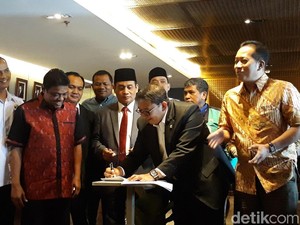 Fadli Zon Galang Tanda Tangan Dukung Pansus Angket TKA