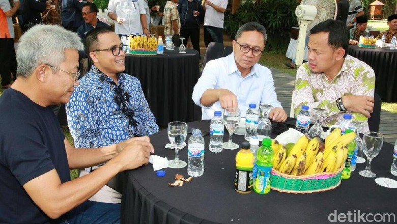 Ketua MPR Zulkifli Hasan Acungi Jempol Capaian Banyuwangi Ketua MPR Zulkifli Hasan Acungi Jempol Capaian Banyuwangi