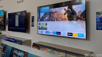 Salah satunya ada Ambient Mode. Fitur inilah yang membuat televisi Samsung menjadi seperti bunglon.  Foto: detikINET/Adi Fida Rahman
