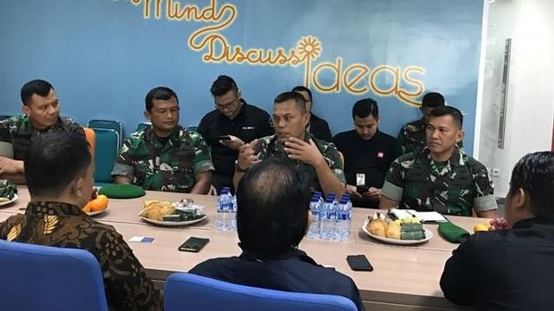 Pangdam Jaya Ngobrol Santai Bareng Redaksi detikcom
