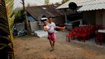 Foto: Ritual Membersihkan Diri di Thailand