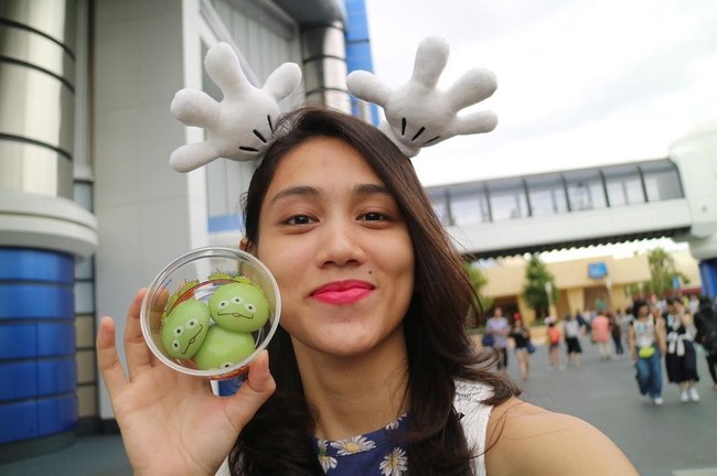 Bagaimana menurutmu dengan penampilan Athira si pilot cantik ini? Foto: Instagram @athirafarina