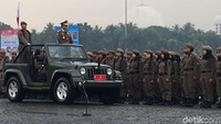 Foto: Gubernur DKI Jakarta Anies Baswedan menjadi inspektur upacara hari ulang tahun (HUT) Satpol PP ke-68. (Fida-detikcom)