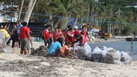 Keputusan menutup Boracay ini memicu pertanyaan soal nasib ribuan orang yang bekerja di sektor pariwisata di Boracay.  (Foto: Dok. Philippine STAR)