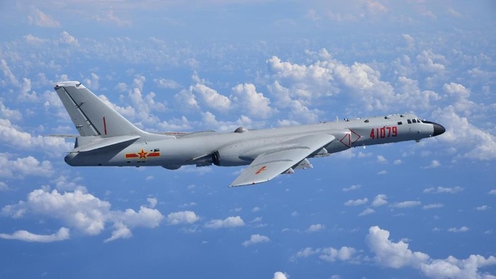 Pesawat pengebom China H-6K