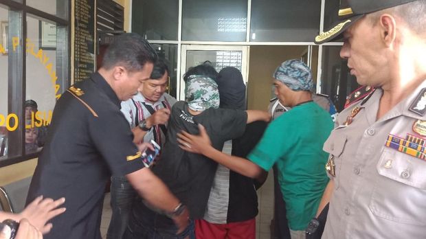 Polisi menangkap pencuri laptop di SMP Muhammadiyah 14