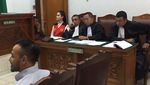 Terungkap, Ada Tato Tengkorak di Balik Telinga Jennifer Dunn