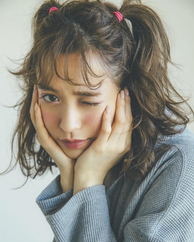 Moeka Nozaki tampaknya terlalu senang dan bersemangat saat menonton konser Bruno Mars beberapa waktu lalu. Ia terlihat sering mengabadikan momen dengan foto selfie hingga video. Foto: Instagram Moeka Nozaki