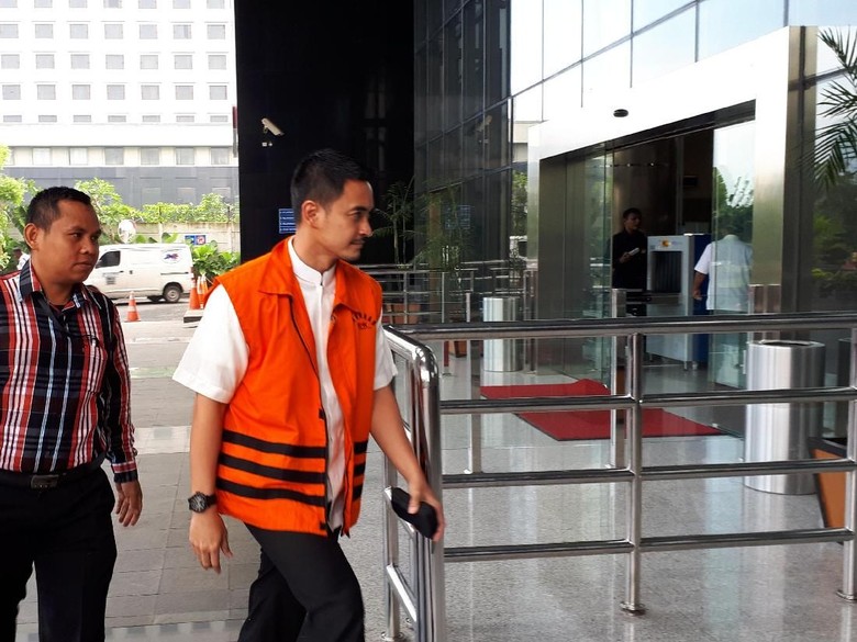 Zumi Zola Diperiksa KPK Lagi di Kasus Gratifikasi Zumi Zola Diperiksa KPK Lagi di Kasus Gratifikasi