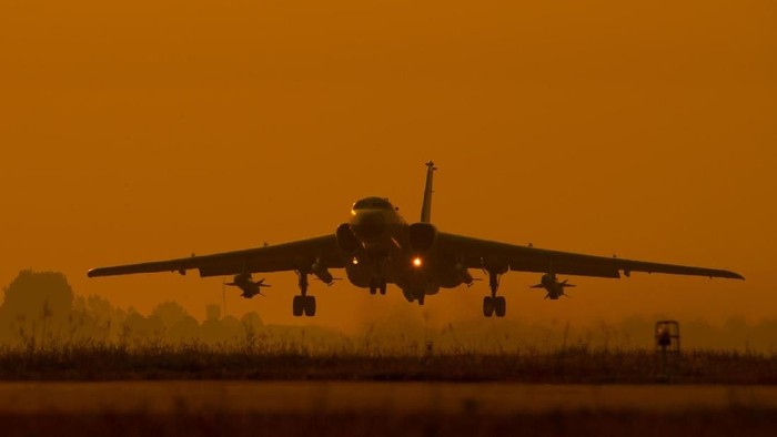 Pesawat pengebom H-6K milik militer China