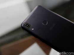 Unboxing Asus Zenfone Max Pro Pertama di Indonesia