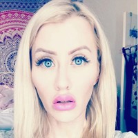 Menurut Katie, sejak kecil ia memang selalu ingin jadi Barbie. Barbie dianggapnya sebagai sosok yang sempurna. Aku selalu ingin jadi Barbie dengan versiku sendiri, ucap Katie. Foto: Instagram