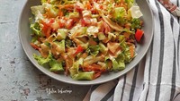 Segar nih, kriuk-kriuk sehat, tulis @yuli_wjy pada salad segar postingannya. Meski buatan sendiri, salad ini tampak seperti di restoran mahal ya. Foto: Istimewa