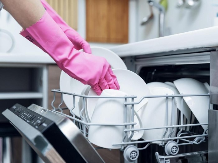 Ilustrasi sarung tangan cuci piring. Foto: Thinkstock Ilustrasi sarung tangan cuci piring. Foto: Thinkstock