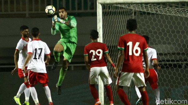 Foto: Indonesia Dipermalukan Bahrain di Pakansari