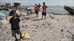 Ancaman Sampah di Pesisir Jakarta