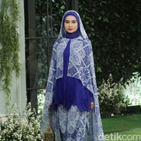 Koleksi Lebaran 2018 dari label hijab Mandjha Ivan Gunawan yang dipamerkan dalam fashion show di Suasana Restaurant, Aston Kuningan, Rabu, [25/4/2018]. [Foto: Mohammad Abduh/Wolipop]