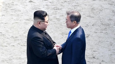 Jabat Tangan yang Mengguncang Dunia: Kim-Moon Hingga Obama-Castro