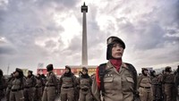 Tampak anggota Satpol PP wanita juga ikut upacara di Monas. Di pemerintahan Anies-Sandi, anggota Satpol PP wanita cukup mendapatkan tugas yang mencolok. (Foto: dok. Instagram Anies Baswedan)