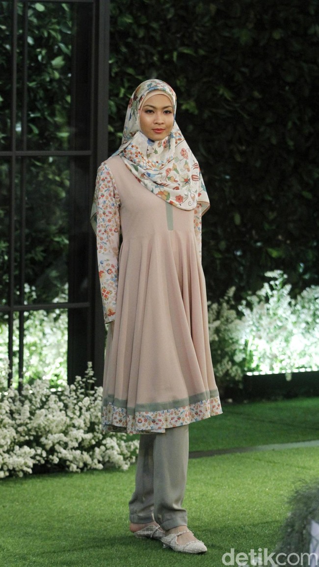 Koleksi Lebaran 2018 dari label hijab Mandjha Ivan Gunawan yang dipamerkan dalam fashion show di Suasana Restaurant, Aston Kuningan, Rabu, [25/4/2018]. [Foto: Mohammad Abduh/Wolipop]