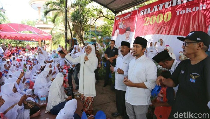 Khofifah dan Emil Istigasah Bersama Ribuan Warga Bangkalan