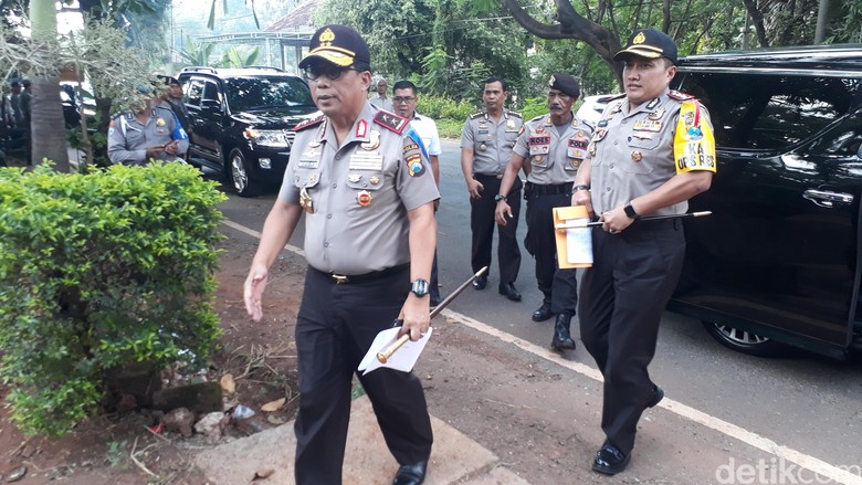 Kapolda Jatim: Keluarga Pengebom Sukses dalam Kesesatan Kapolda Jatim: Keluarga Pengebom Sukses dalam Kesesatan