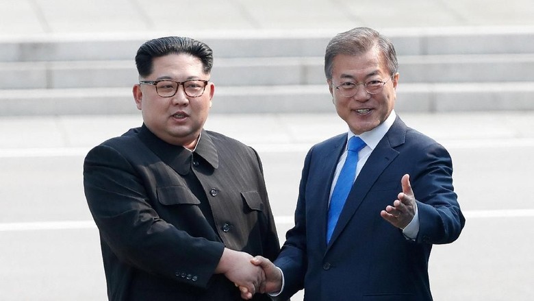 Presiden Korsel Sesalkan Batalnya Pertemuan Trump dan Kim Jong Un Presiden Korsel Sesalkan Batalnya Pertemuan Trump dan Kim Jong Un