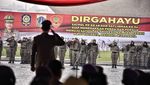 Foto: Pose Bukan Ultraman Anies-Sandi
