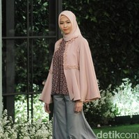 Koleksi Lebaran 2018 dari label hijab Mandjha Ivan Gunawan yang dipamerkan dalam fashion show di Suasana Restaurant, Aston Kuningan, Rabu, [25/4/2018]. [Foto: Mohammad Abduh/Wolipop]