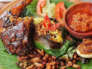 Yuk! Makan Siang Nasi Bakar yang Gurih Hangat di 5 Tempat Ini!