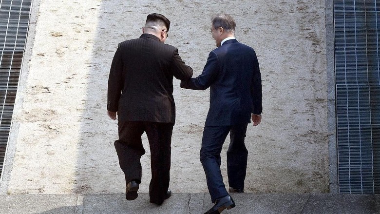 Kata Kim Jong-Un Saat Menginjakkan Kaki di Korsel: Dibanjiri Emosi Kata Kim Jong-Un Saat Menginjakkan Kaki di Korsel: Dibanjiri Emosi