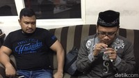 TM Iqbal dan Suryadi adalah koruptor kasus pembangunan Pasar Kualasimpang, Kabupaten Aceh Taming, Aceh.  Keduanya ditangkap pada Jumat (274/2018), pukul 00.00 WIB di sebuah apartemen di Jakarta. 