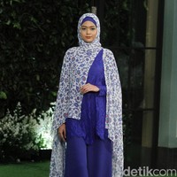 Koleksi Lebaran 2018 dari label hijab Mandjha Ivan Gunawan yang dipamerkan dalam fashion show di Suasana Restaurant, Aston Kuningan, Rabu, [25/4/2018]. [Foto: Mohammad Abduh/Wolipop]