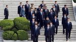 Saat Bodyguard Korut Berlari-lari Mengawal Kendaraan Kim Jong-Un