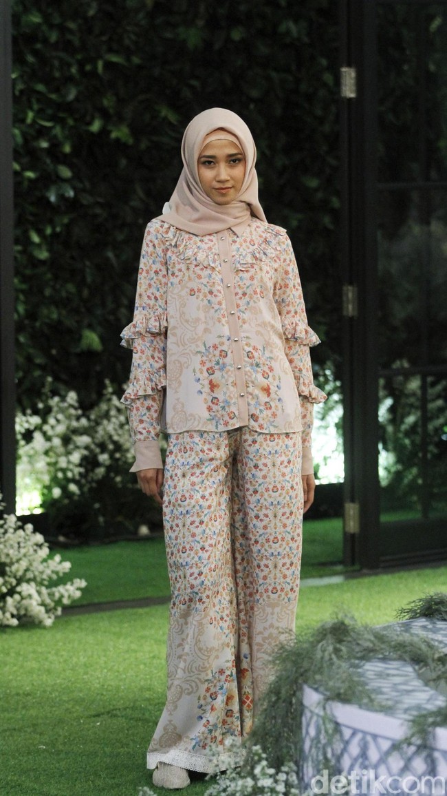Koleksi Lebaran 2018 dari label hijab Mandjha Ivan Gunawan yang dipamerkan dalam fashion show di Suasana Restaurant, Aston Kuningan, Rabu, [25/4/2018]. [Foto: Mohammad Abduh/Wolipop]
