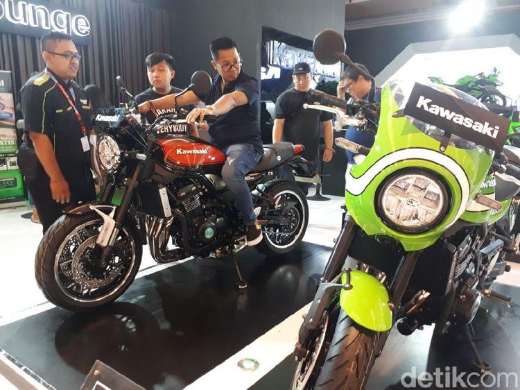 Moge Klasik Kawasaki Sita Perhatian Pengunjung IIMS 2018