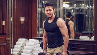 Lantaran kerap mengunggah foto kekarnya, Nikki pun tak luput dari komentar followers-nya. I really impressed have looked your muscle body, tulis akun @rofykhaXXXX. Foto: Instagram @nikki_fz