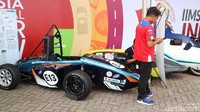 Ada banyak deretan mobil listrik yang dihadirkan mulai dari buatan mahasiswa Tanah Air hingga buatan pabrikan Jerman yang sudah canggih-canggih. Foto: Dina Rayanti