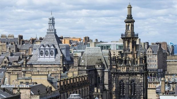 Kota Tua Edinburgh yang penuh gedung bersejarah