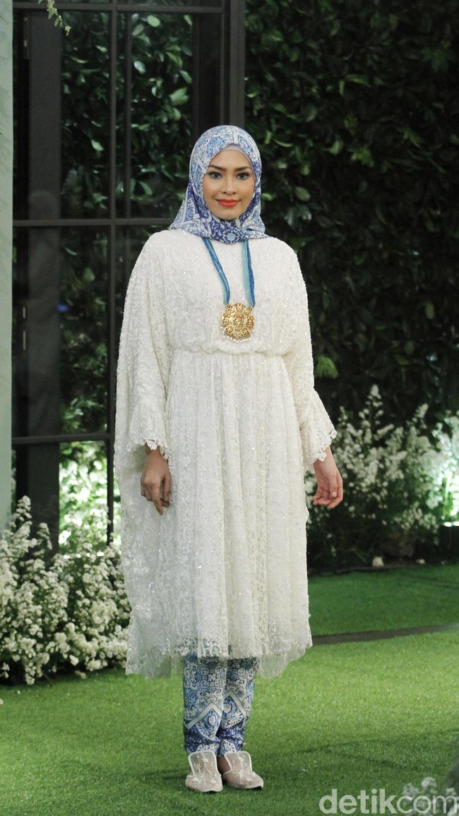 Koleksi Lebaran 2018 dari label hijab Mandjha Ivan Gunawan yang dipamerkan dalam fashion show di Suasana Restaurant, Aston Kuningan, Rabu, [25/4/2018]. [Foto: Mohammad Abduh/Wolipop]