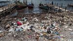 Ancaman Sampah di Pesisir Jakarta