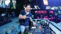 Hampir semua bidang Nikki geluti, termasuk menjadi seorang DJ (disc jockey). Foto: Instagram @nikki_fz